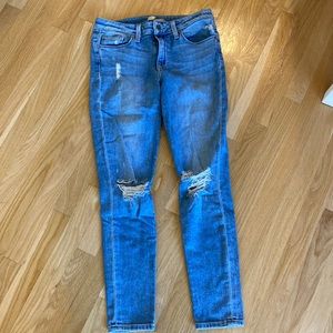 Joe’s The Icon Mid Rise Skinny Jeans